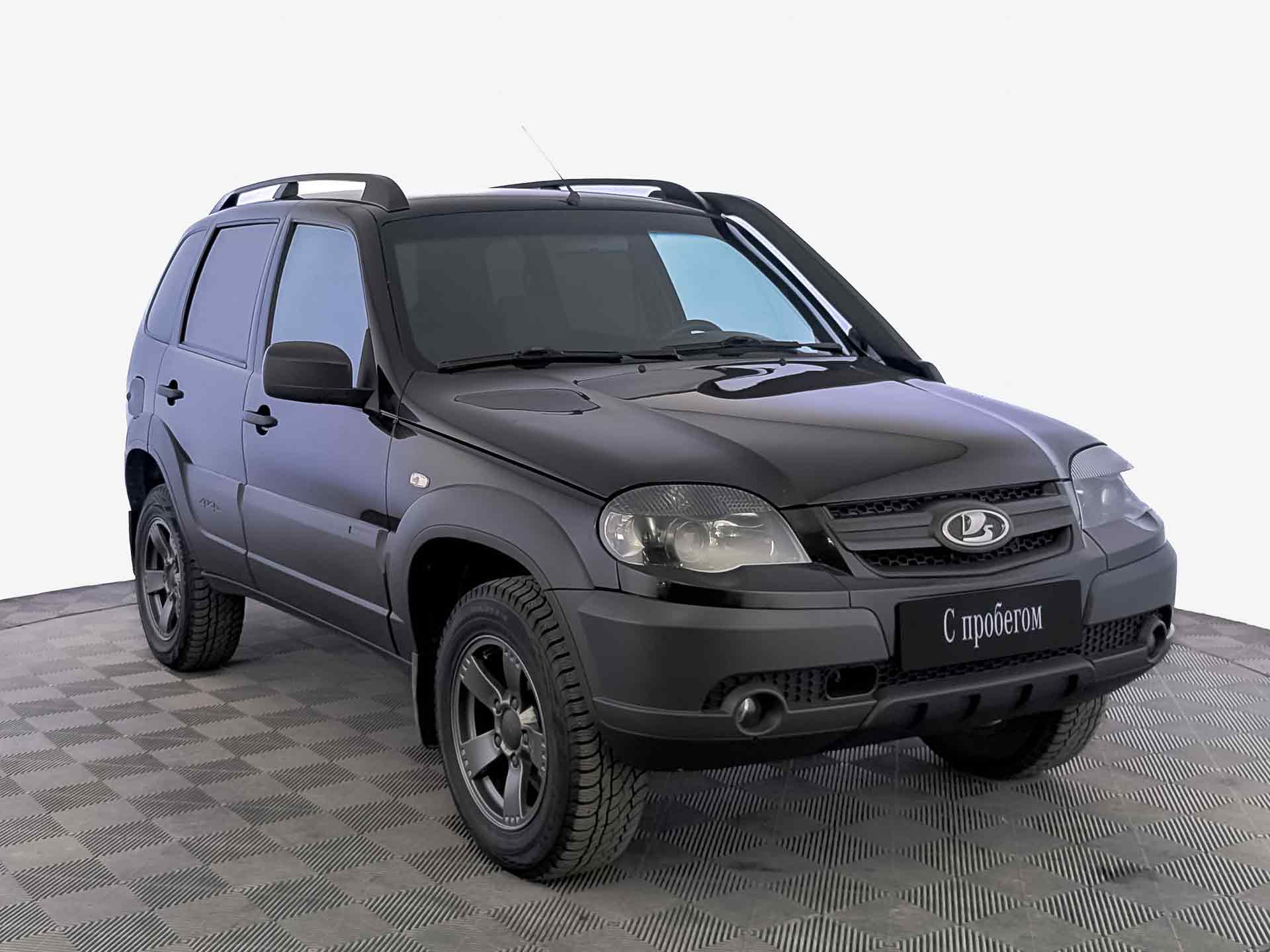 Lada Niva Travel